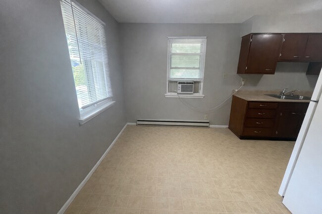 Building Photo - 1328 N 15th St