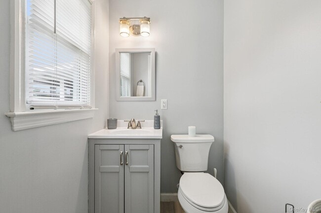 Building Photo - 118 Standish Dr