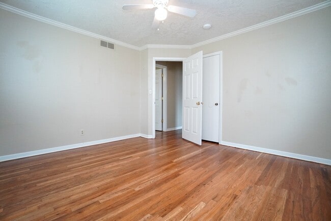 Building Photo - 1517 Chrisway Dr