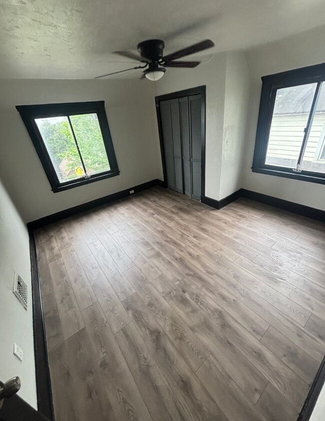 Building Photo - Fully updated 4 bedroom 2 bathroom house for rent!
