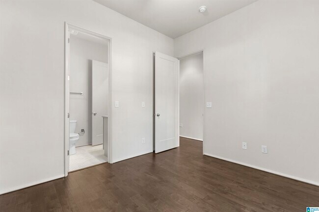 Building Photo - 1348 Calash Ave