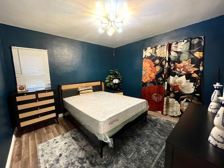 Building Photo - 4152 W 107th St