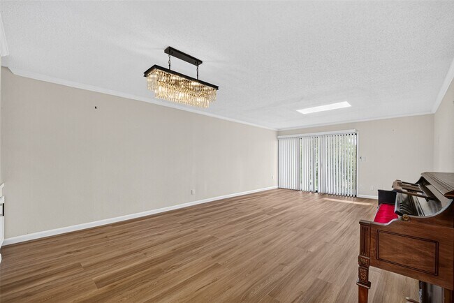 Building Photo - 6547 Bayou Glen Rd