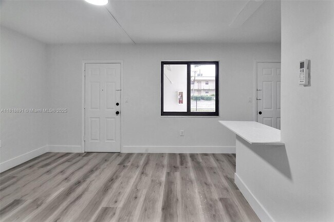 Building Photo - 4037 SW 65th Ave