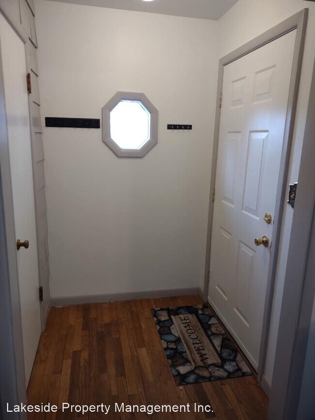 Building Photo - 2 br, 1 bath House - 2145 Darrow