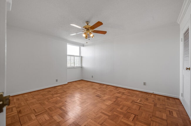 Building Photo - 101 S Hanover Ave