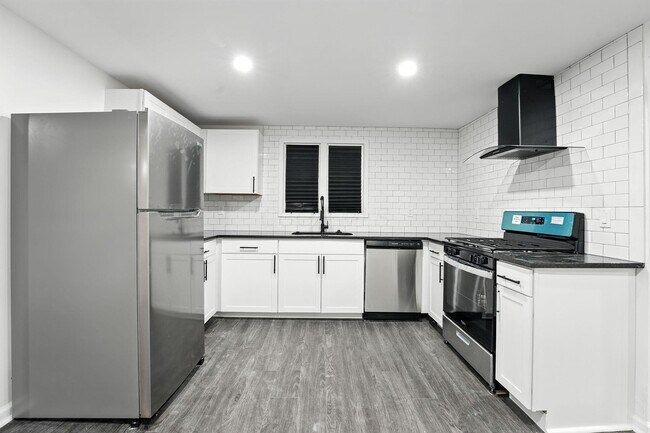 Building Photo - 354 Fernhill Ave