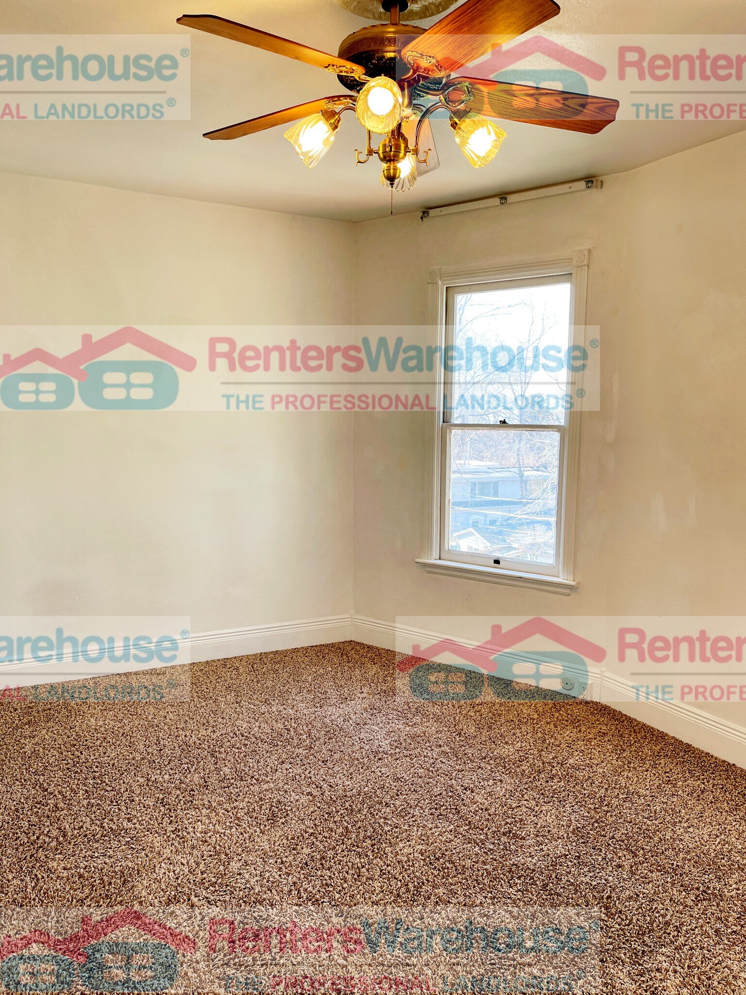 Building Photo - 970 E 1st Ave