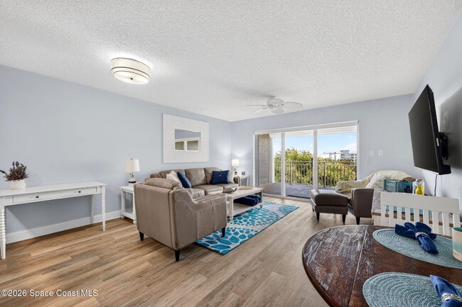 Building Photo - 606 Shorewood Dr