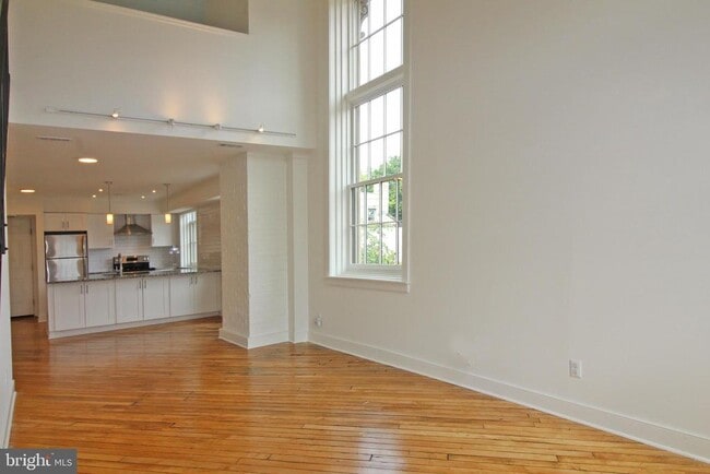 Building Photo - 71 N Main St