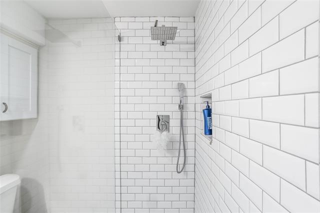 Building Photo - 7924 Royal Ln