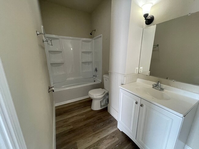 Building Photo - Beautiful 4 Bedroom 1 Bath House for Rent