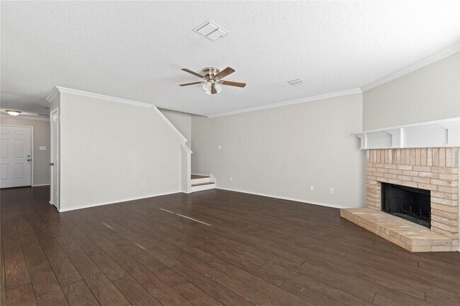 Building Photo - 1543 Englewood Dr