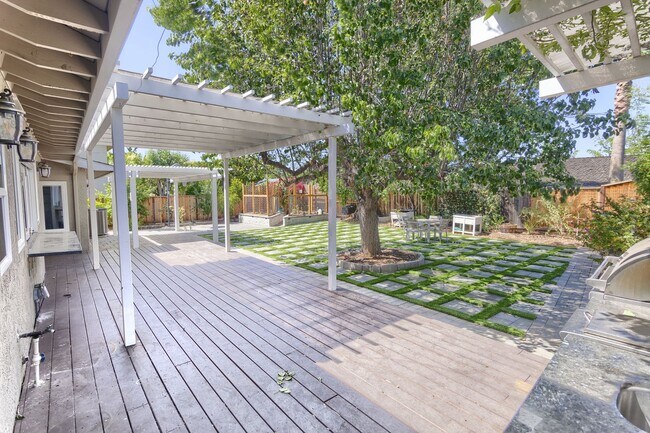 Building Photo - Stunning Almaden Valley 4-Bedroom Home