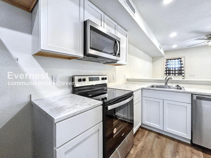 Building Photo - 230 Debus Dr