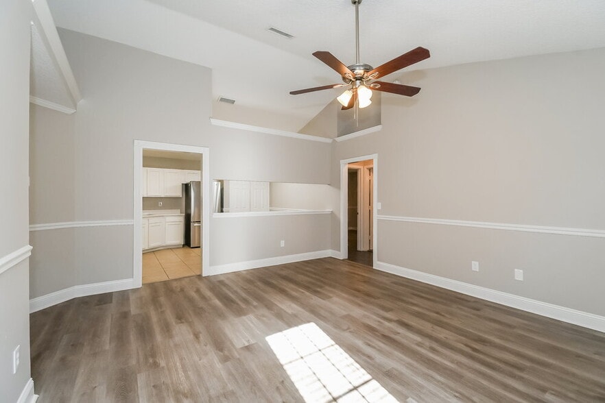 Building Photo - 3083 Wavering Ln
