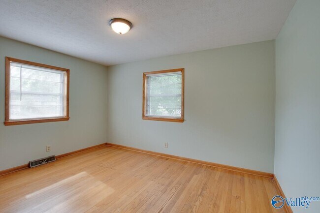 Building Photo - 3902 Mccalley Pl