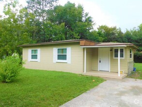 Building Photo - Fully Remodeled 2 bedroom 1 Bath in Quiet ...