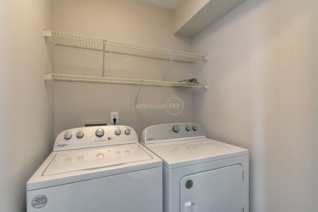 Building Photo - Beautiful 3br/2.5bth Home with Bonus Room ...