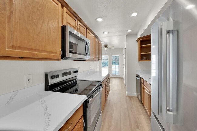 Building Photo - 7873 S Chadbourne Dr