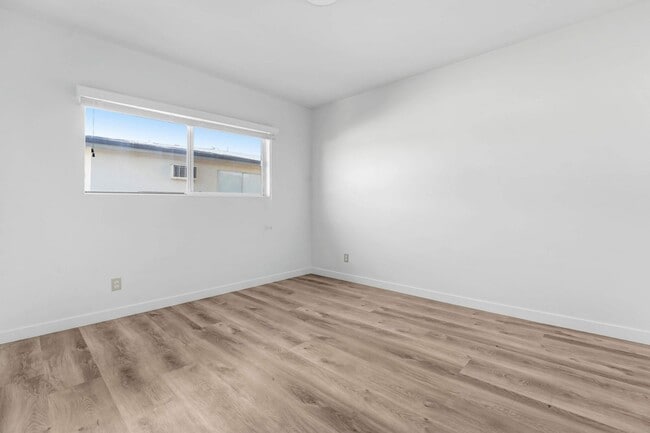 Building Photo - Darby Dunes