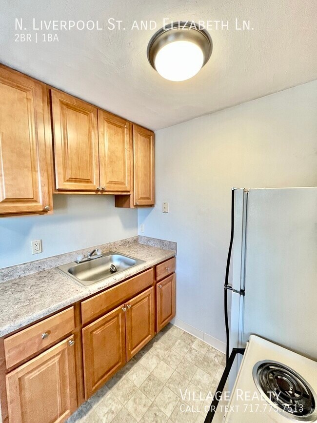 Building Photo - 75 N Liverpool St