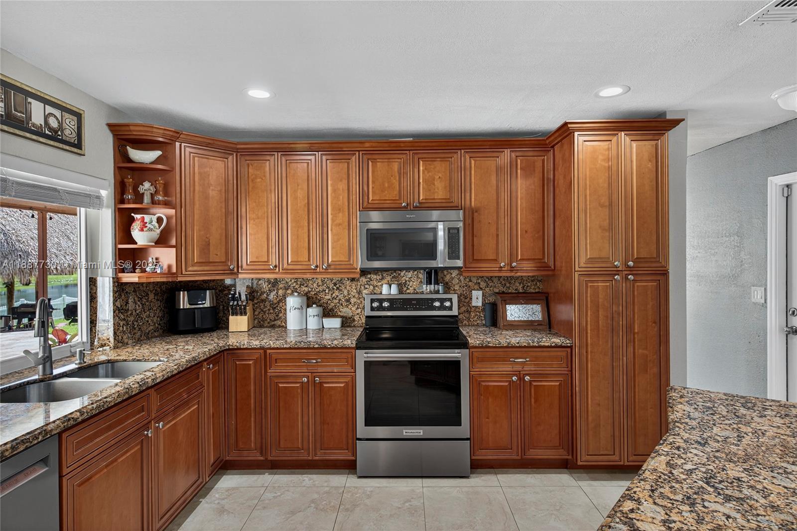 Building Photo - 10751 SW 26th Ct