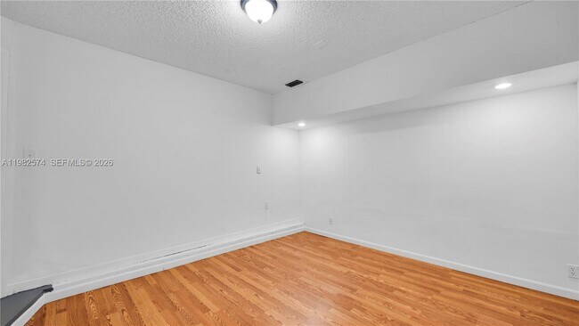 Building Photo - 10583 La Placida Dr