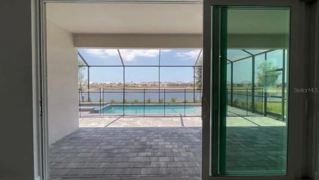 Building Photo - 7949 Lakes Edge Ln