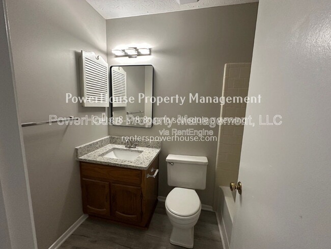Building Photo - 115 Yately Ct