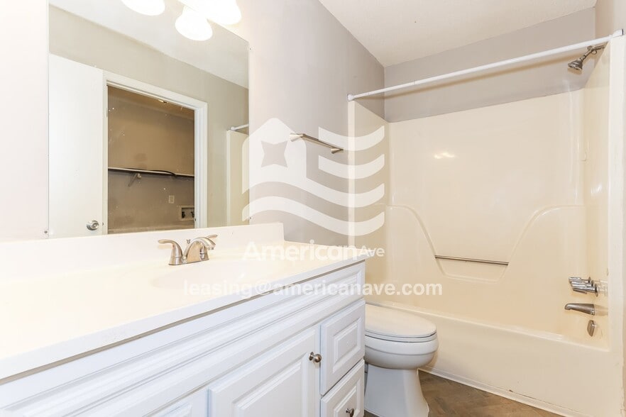 Building Photo - 3414 Aurelia Dr