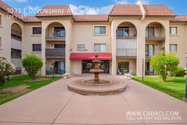 Building Photo - 3033 E Devonshire Ave