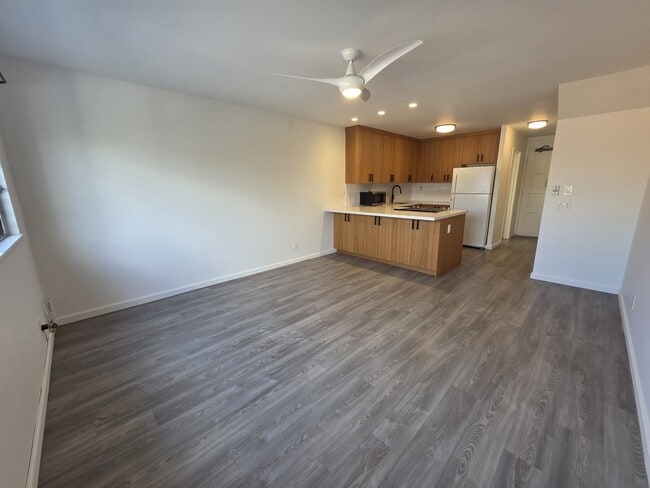 Building Photo - 350 Aoloa St