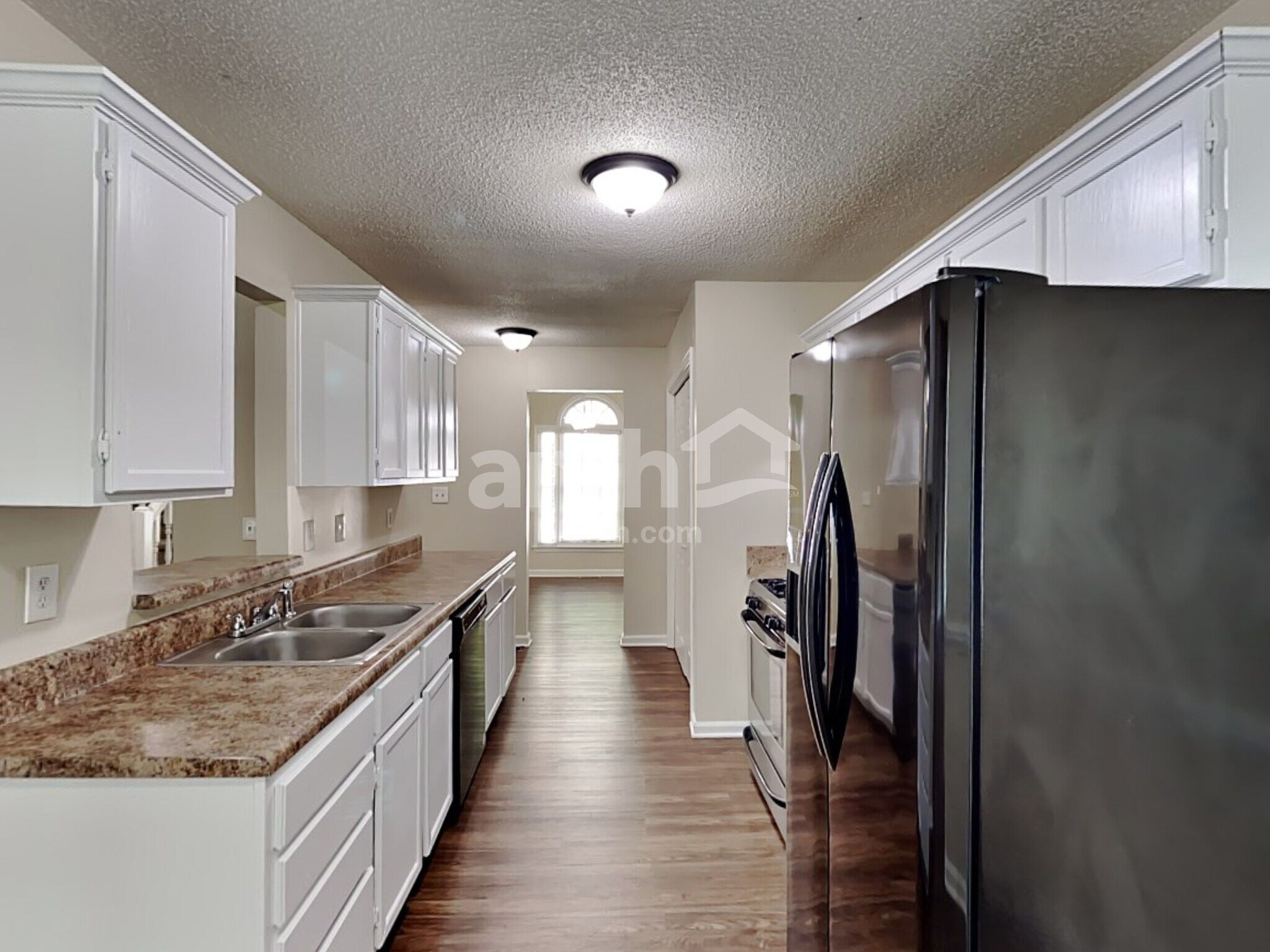 Building Photo - 3846 Deercreek Dr