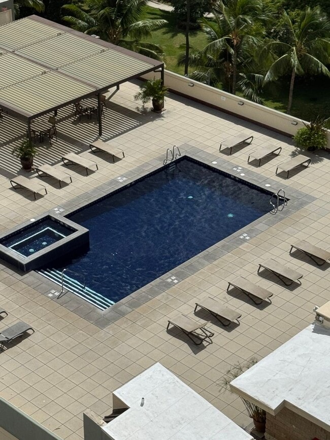 Building Photo - 1 Bed 1 Bath renovated with parking at Alo...