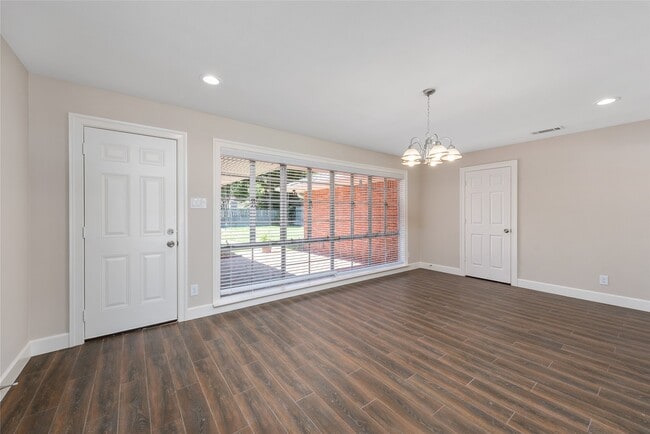 Building Photo - 3830 Linkwood Dr