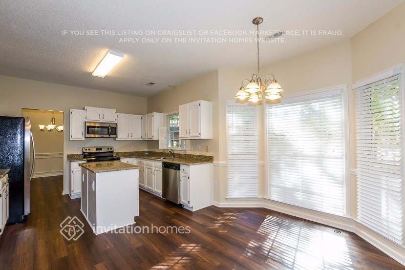 Building Photo - 6420 Fairway Point Dr