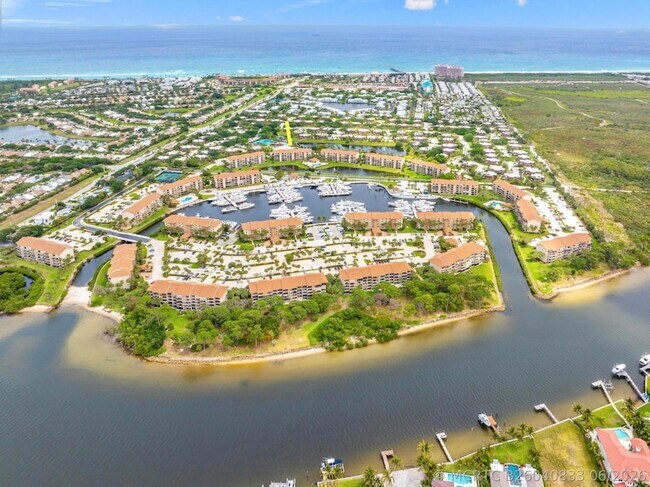 Building Photo - 601 Seafarer Cir