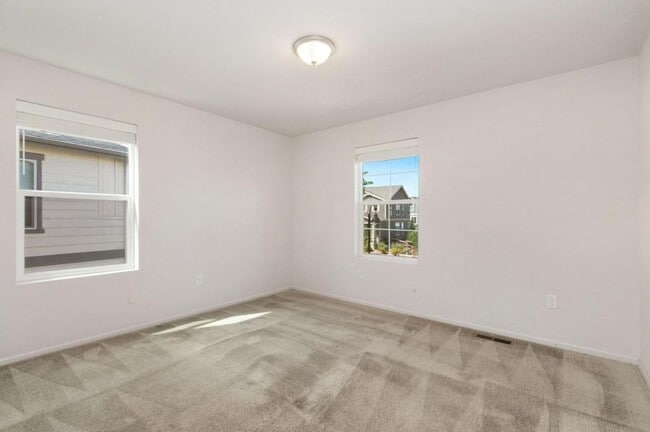 Building Photo - 2861 Cub Lake Dr