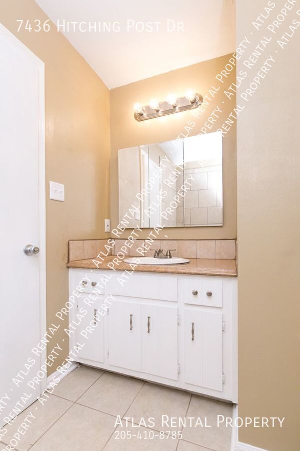 Building Photo - 7436 Hitching Post Dr