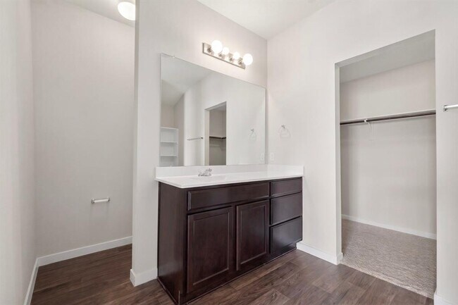 Building Photo - 402 Pentire Way