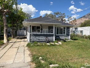 Building Photo - 526 6th St
