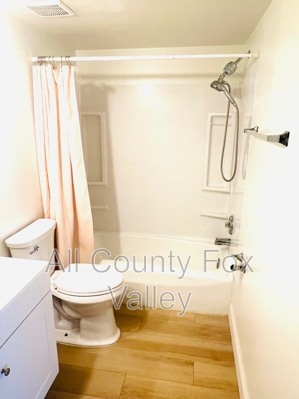 Building Photo - 1930 Kenilworth Cir