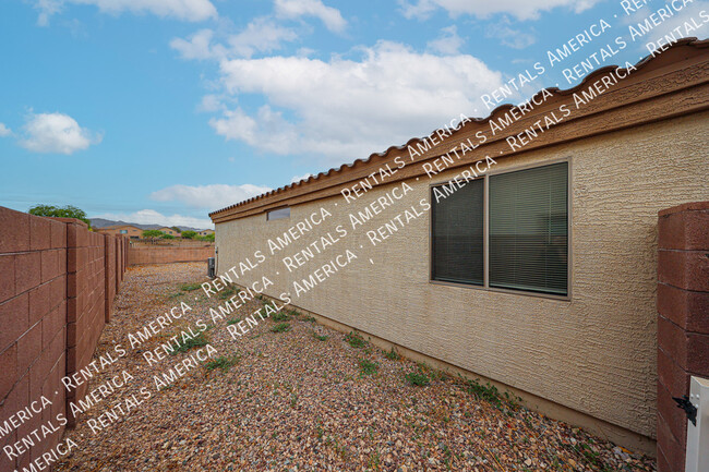 Building Photo - 23942 W Hadley St