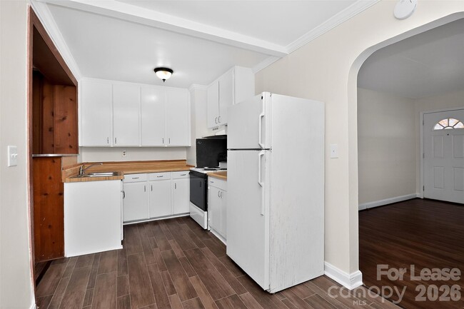 Building Photo - 1415 Herrin Ave