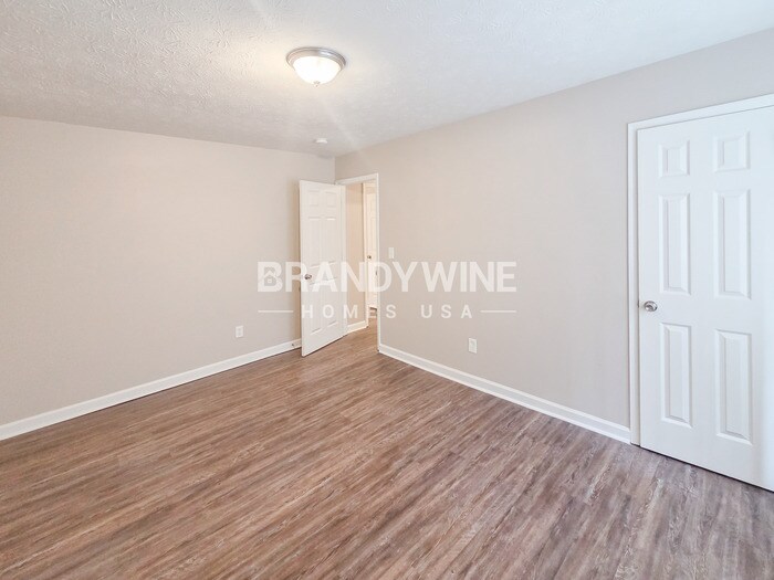 Building Photo - 2525 Hallie Mill Rd