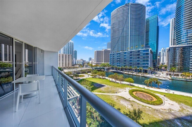 Building Photo - 475 Brickell Ave