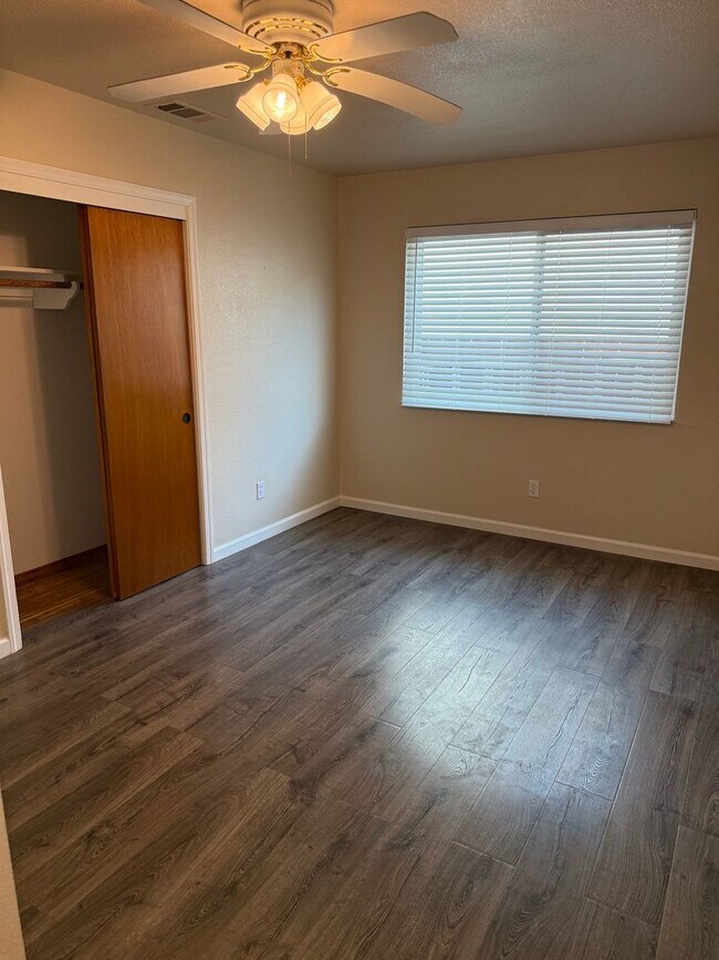 Building Photo - Recently Remodeled Home in Charming Neighborhood