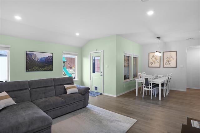 Building Photo - 6538 Diver St