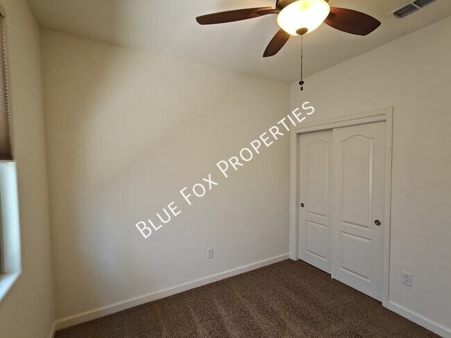 Building Photo - 12812 N Camino Vieja Rancheria